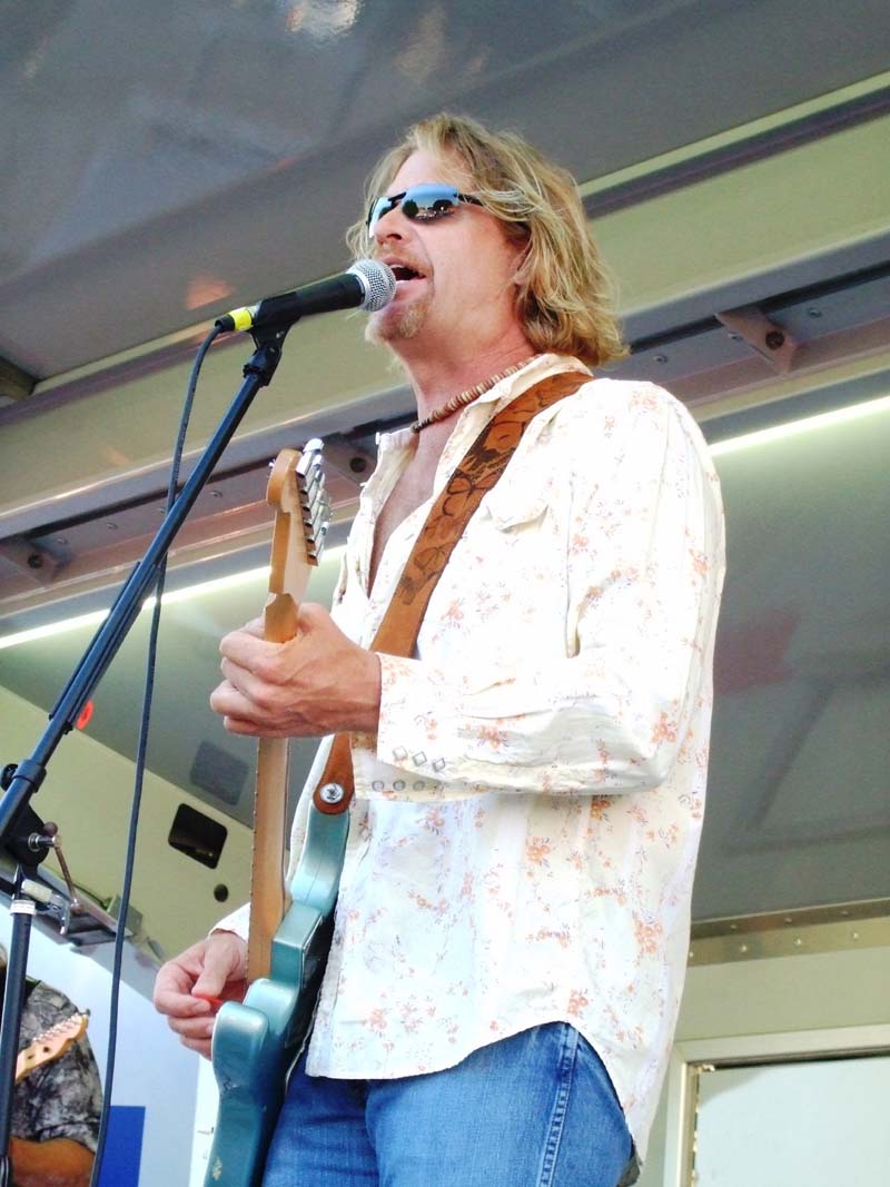 photo of Charlie Robison